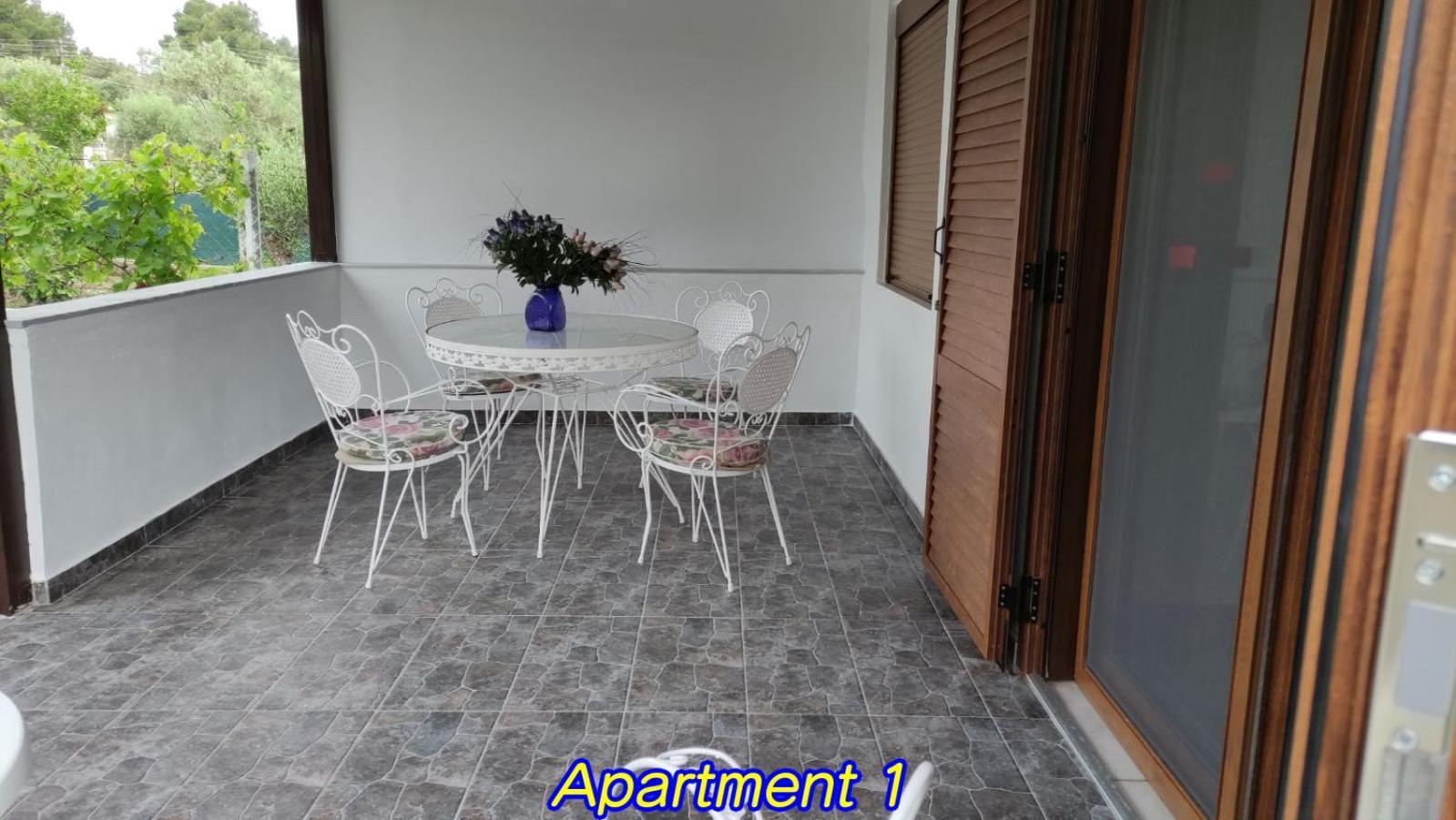 Keti'S Apartments Nea Moudania Eksteriør billede